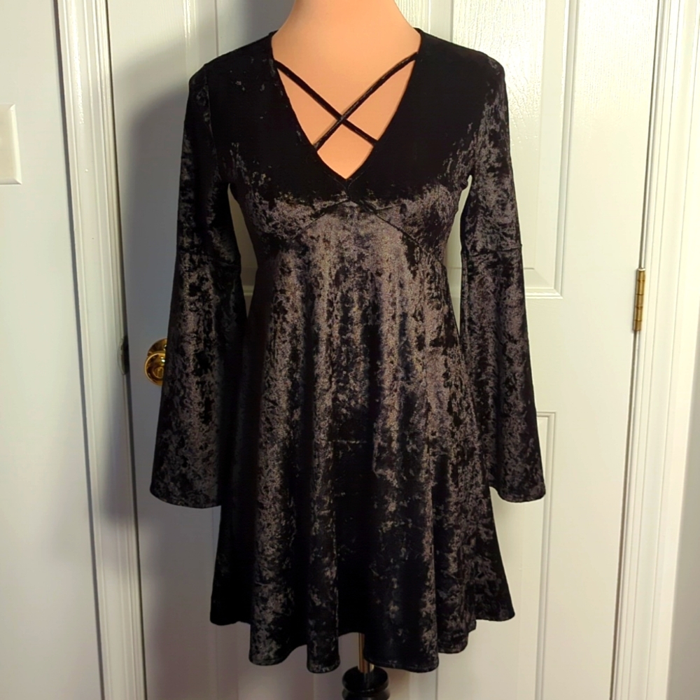 Chloah Velvet Dress EUC